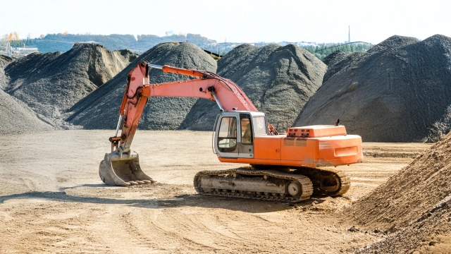 Láncos kotrógépek (3,5–23 tonnáig)